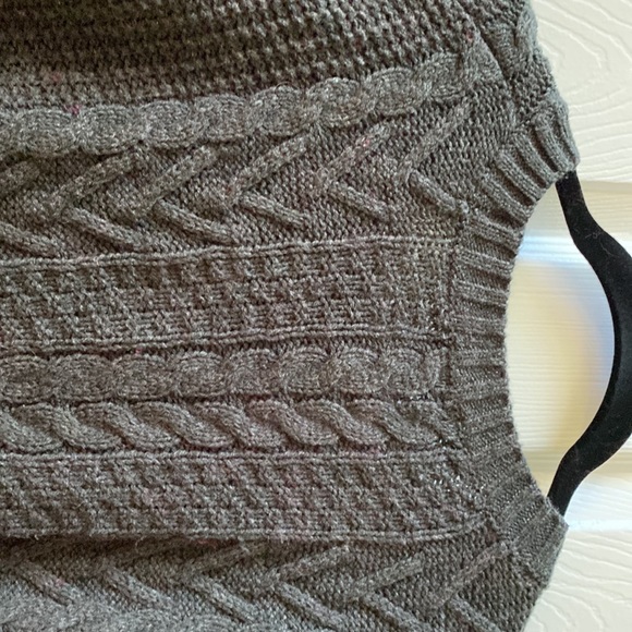 Joseph A Oversized Cable Sweater - Picture 5 of 7